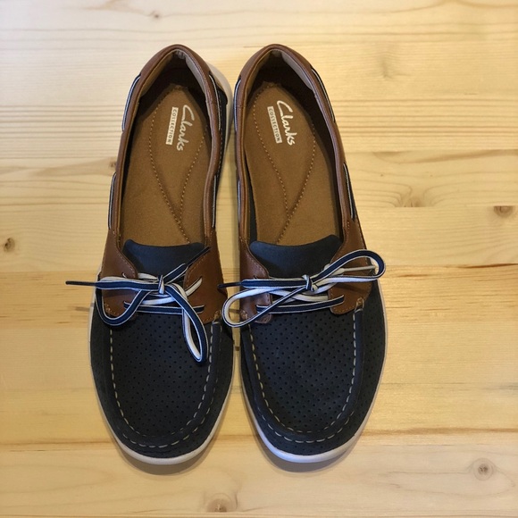 clarks navy blue loafers